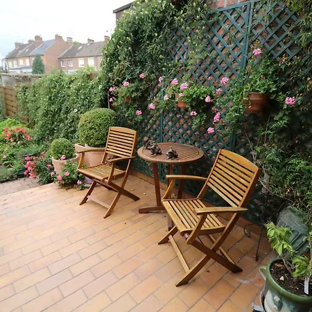 Lamaisondeyolandeetadrien Guest house *